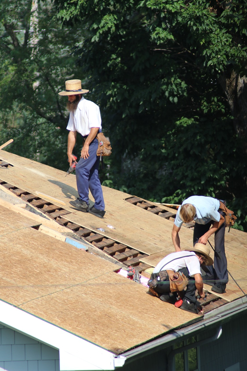 How do you choose the right roofing contractor?